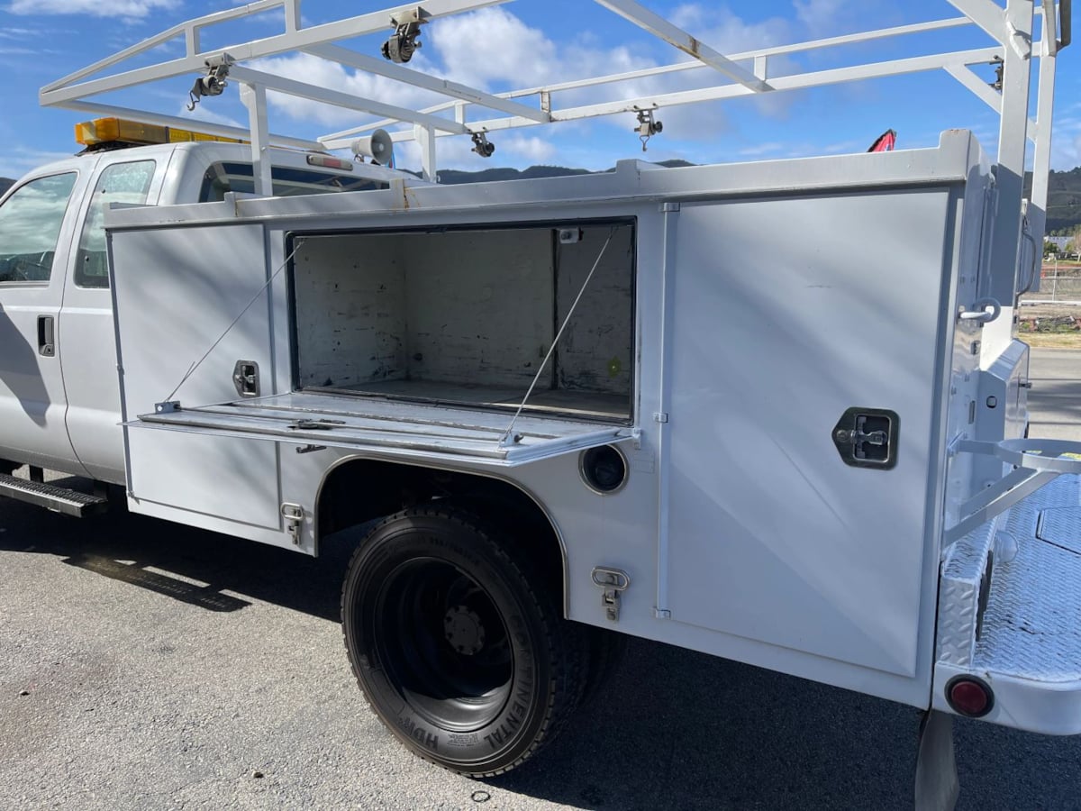 2010 Ford F-450 Super Duty Chassis Cab XL - Photo 32