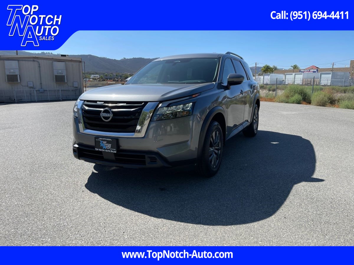 2023 Nissan Pathfinder SV