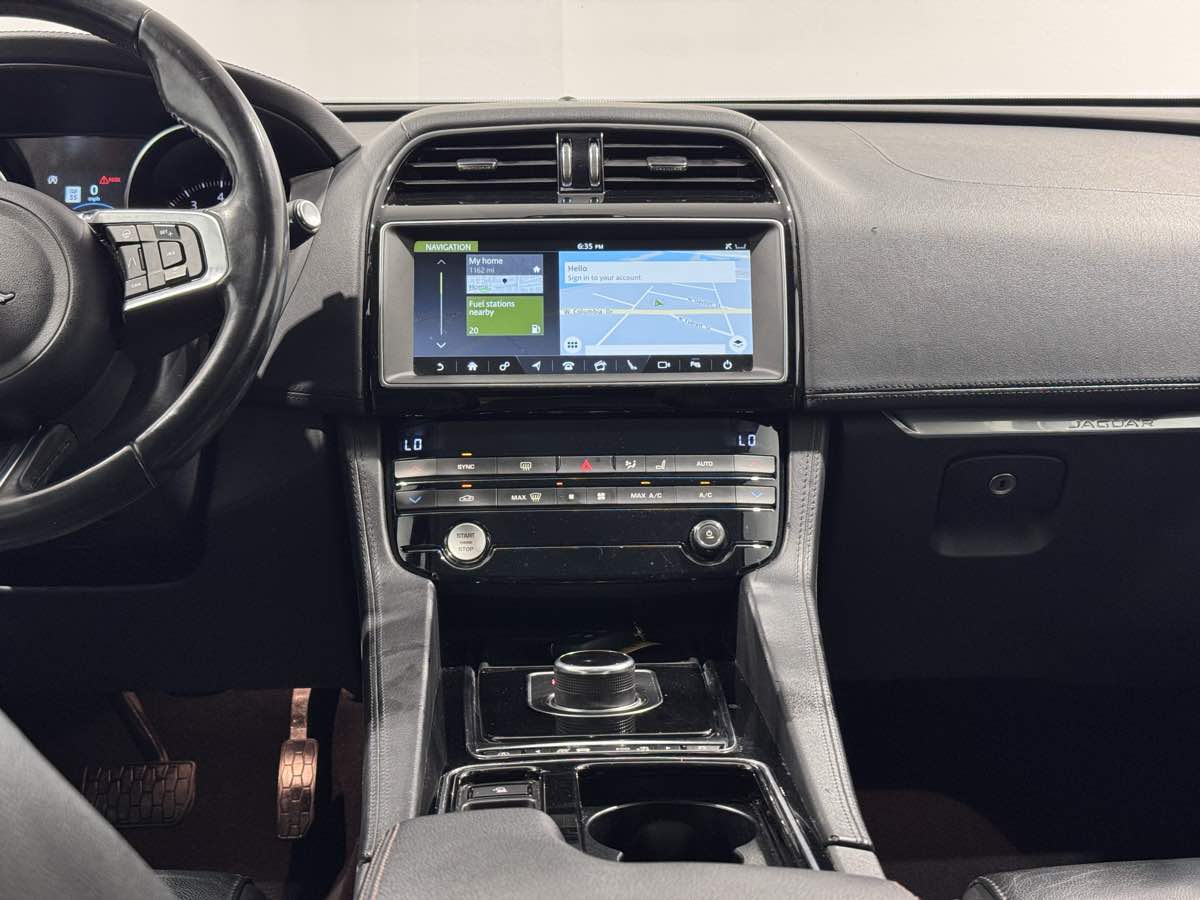 2020 Jaguar F-Pace Prestige - Photo 17