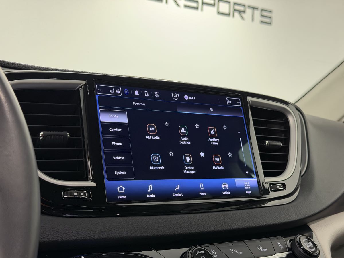 2022 Chrysler Pacifica Touring L - Photo 11