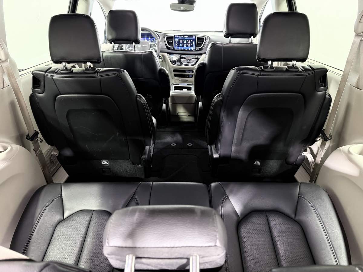 2022 Chrysler Pacifica Touring L - Photo 18