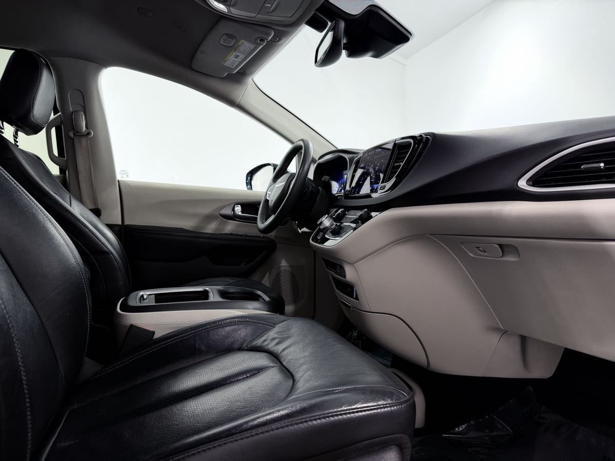 2022 Chrysler Pacifica Touring L - Photo 20