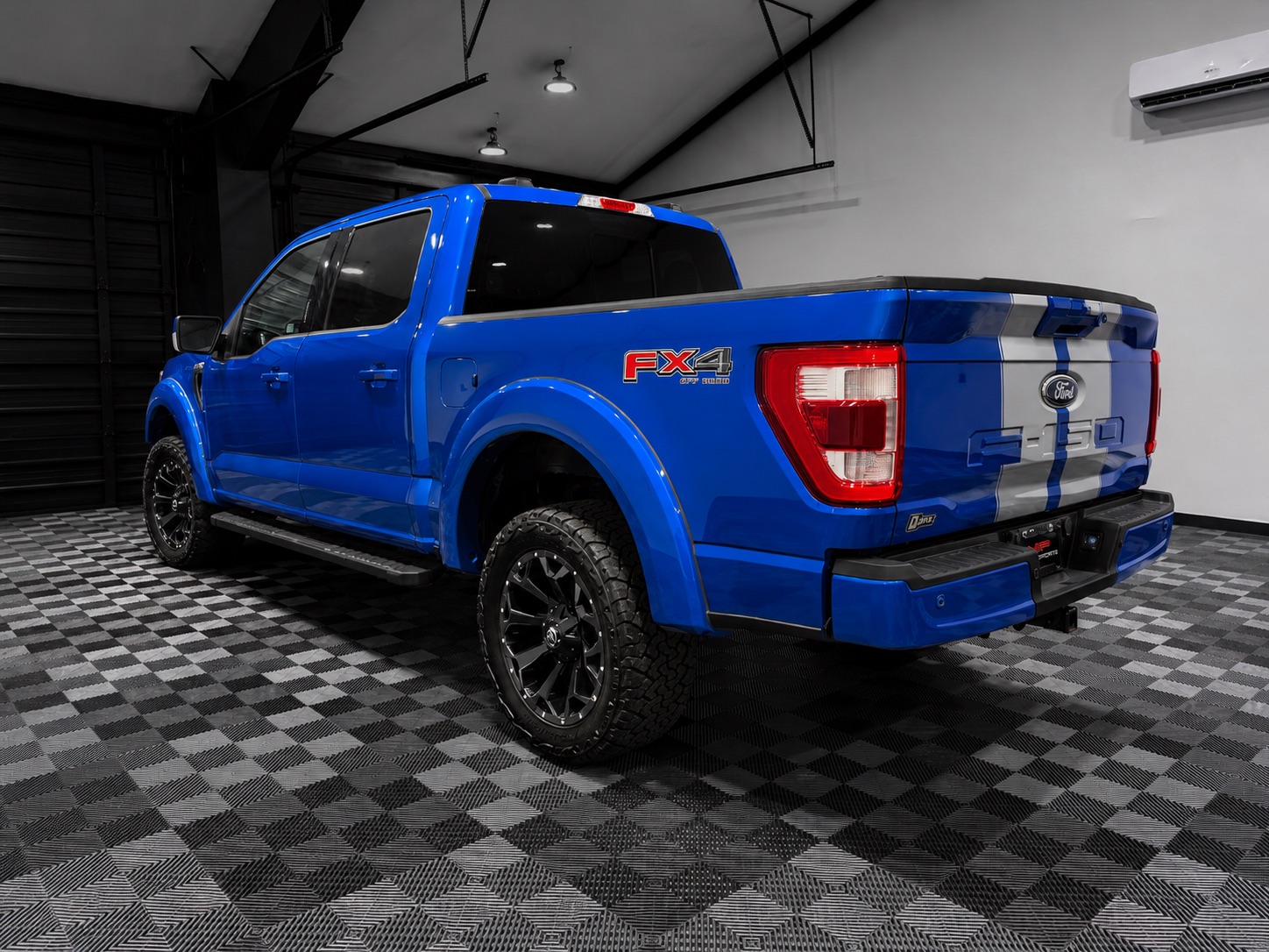 View vehicle photo 6
