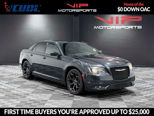 Gray (Maximum Steel Metallic Clearcoat) 2019 Chrysler 300 Sedan Rear-Wheel Drive Automatic