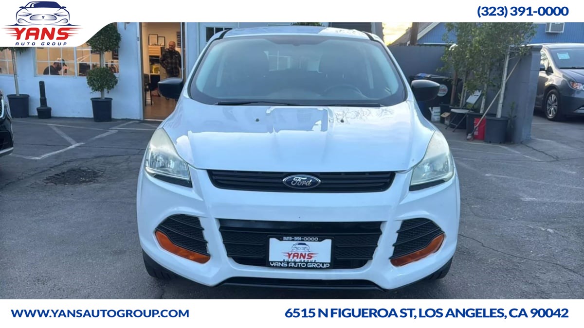 2016 Ford Escape S photo 2
