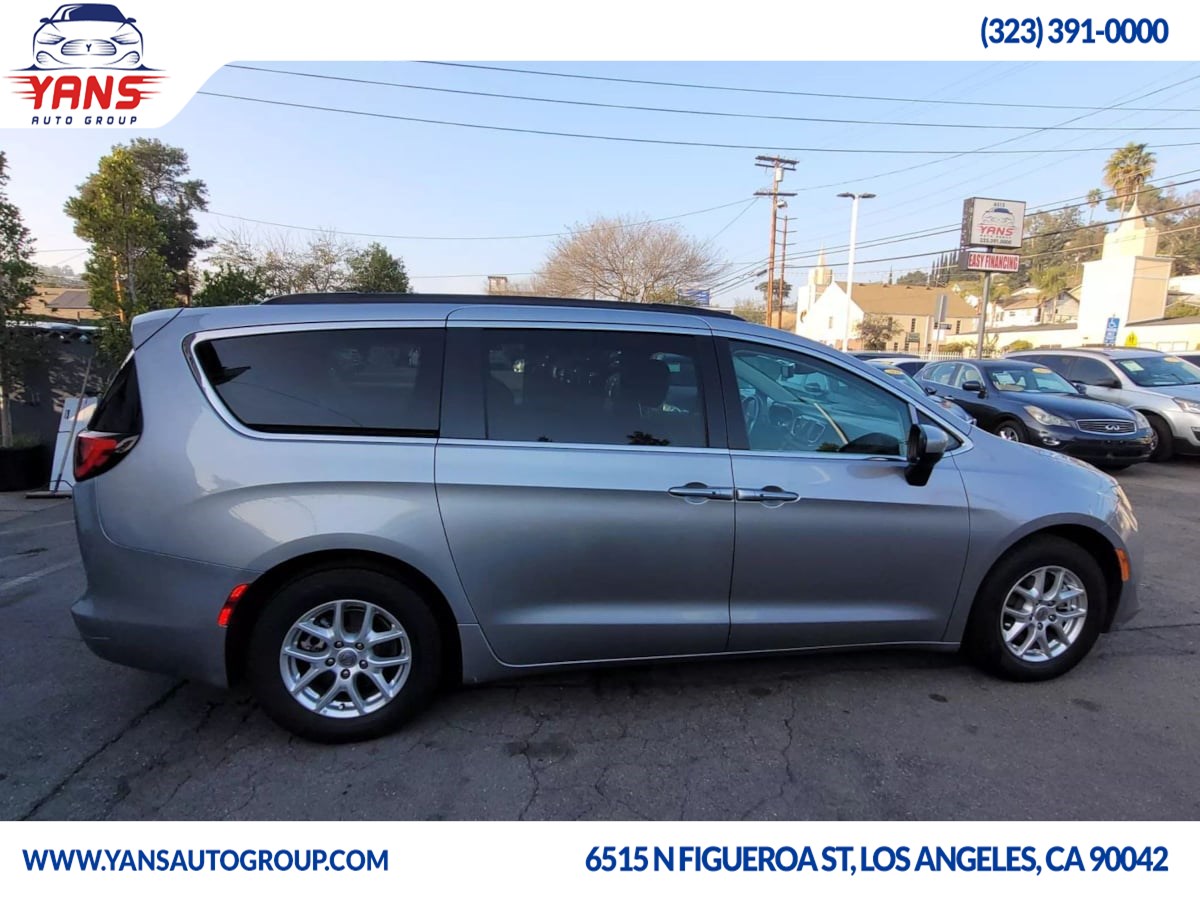 2021 Chrysler Voyager LXi photo 4