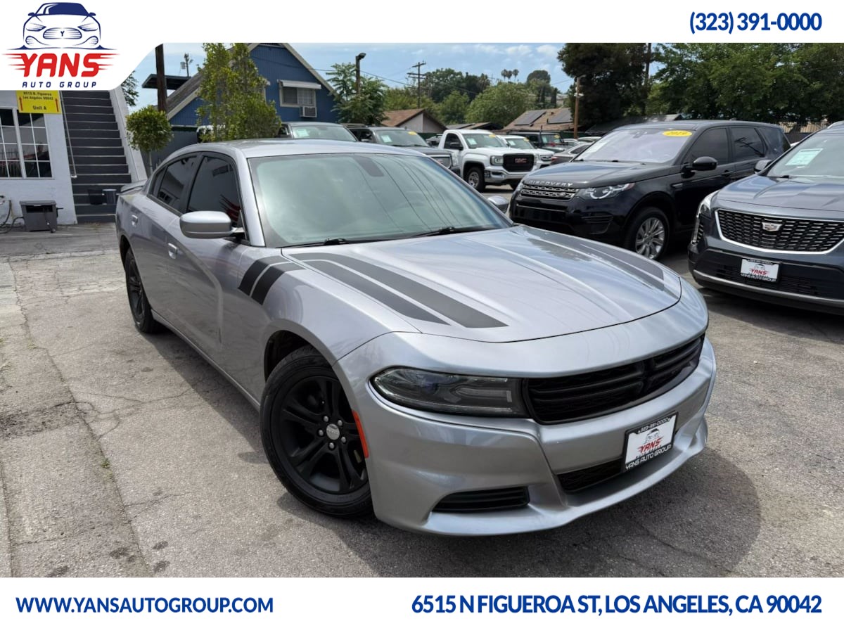 2018 Dodge Charger SXT photo 2