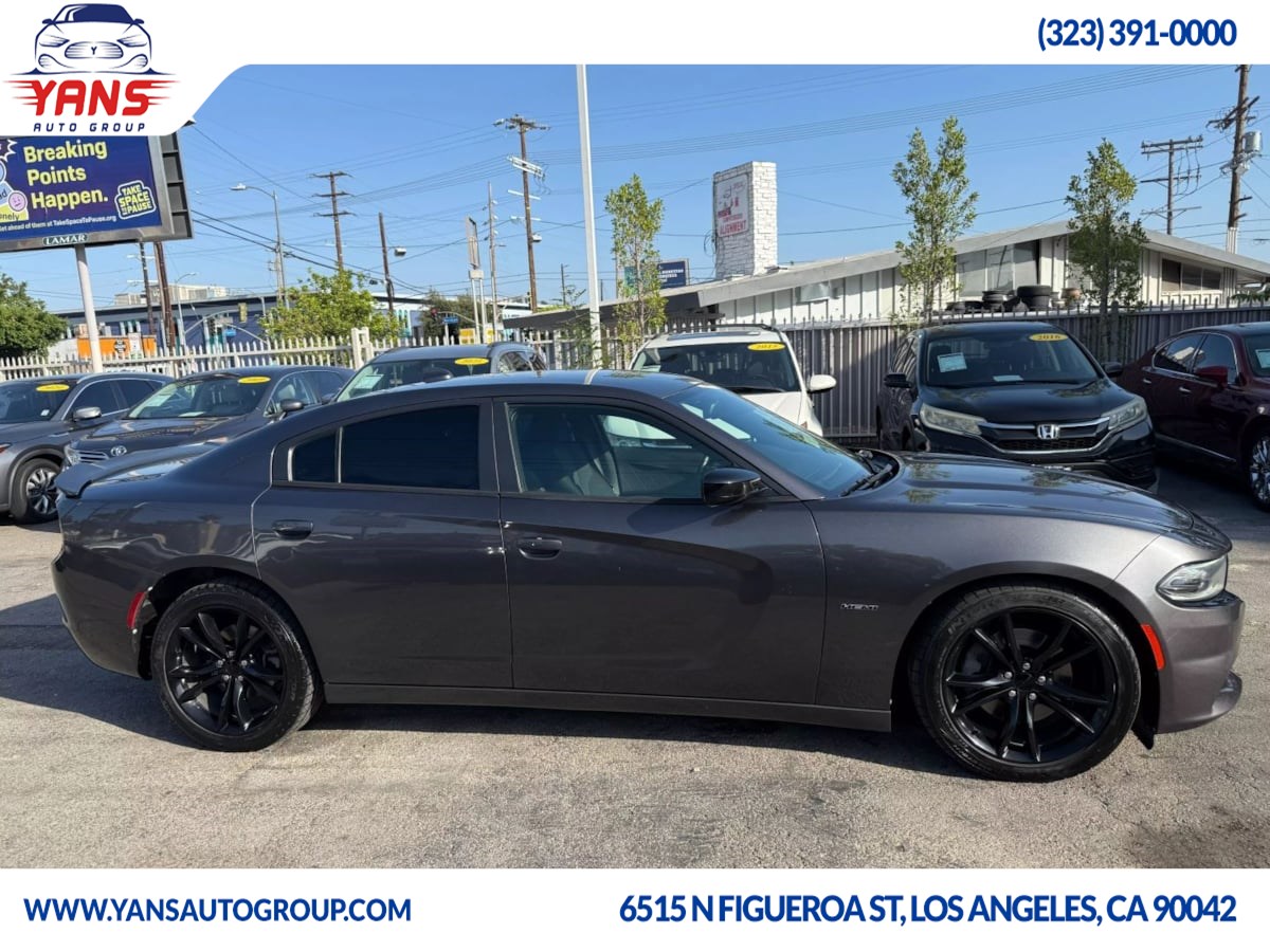 2016 Dodge Charger R/T photo 4