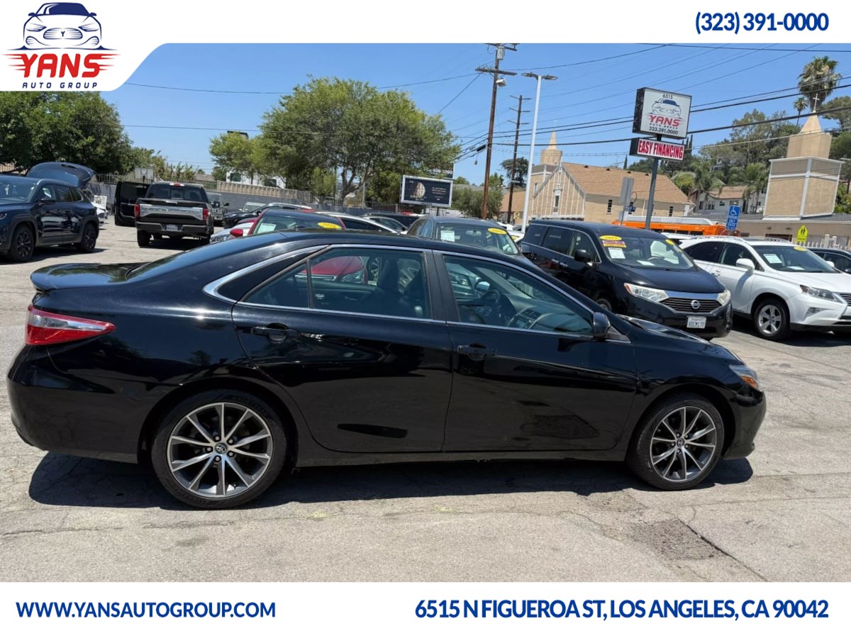 2017 Toyota Camry XSE V6 photo 4