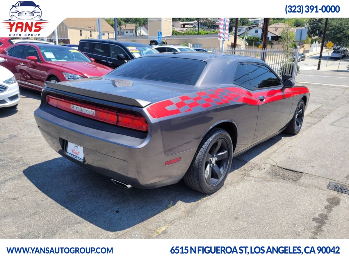 2014 Dodge Challenger R/T photo 4