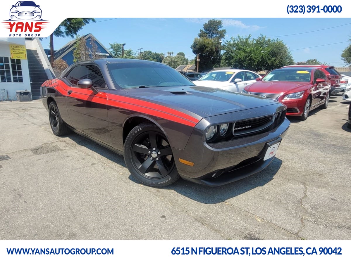 2014 Dodge Challenger R/T photo 2