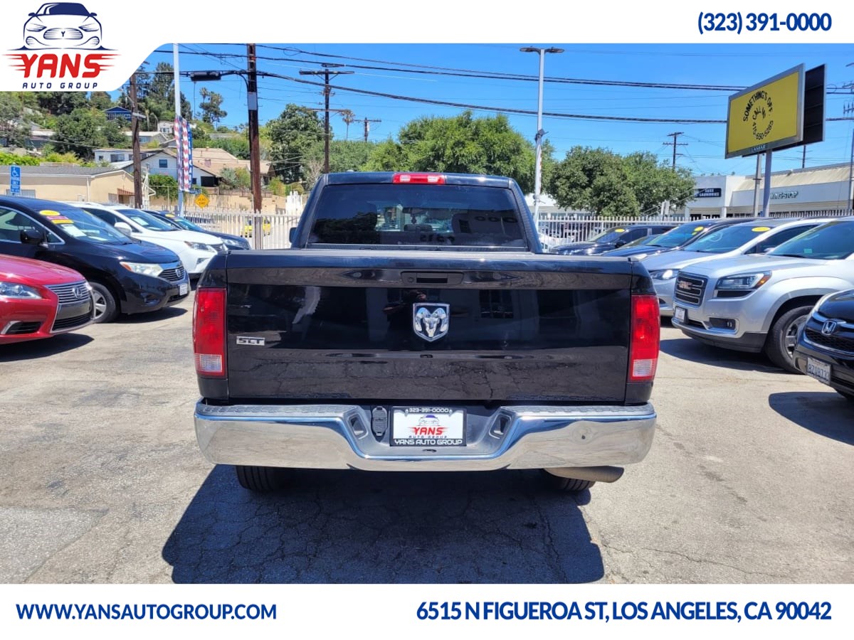 2021 Ram 1500 Classic SLT photo 4