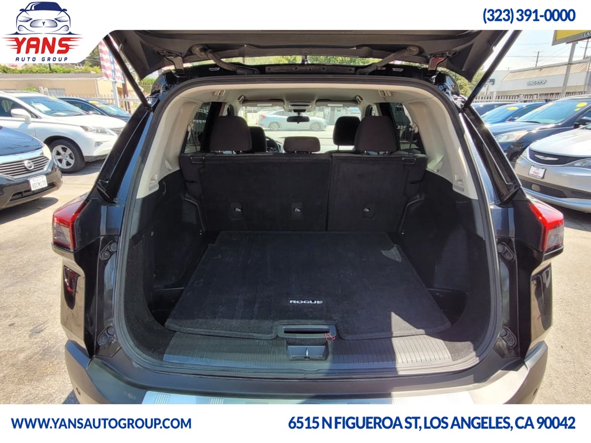2021 Nissan Rogue SV photo 2