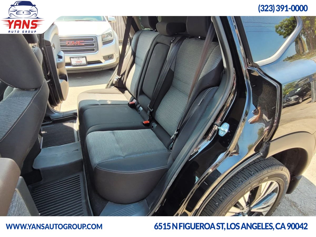 2021 Nissan Rogue SV photo 8