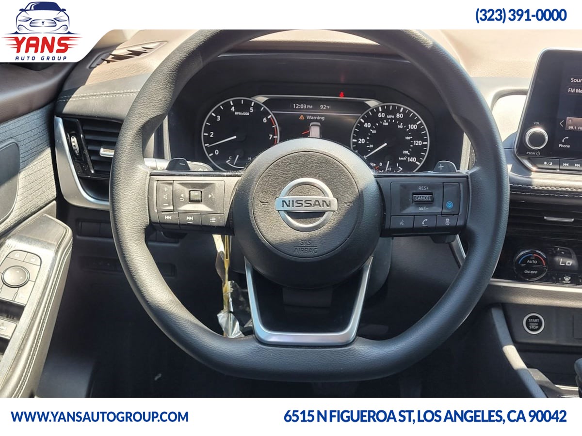 2021 Nissan Rogue SV photo 4