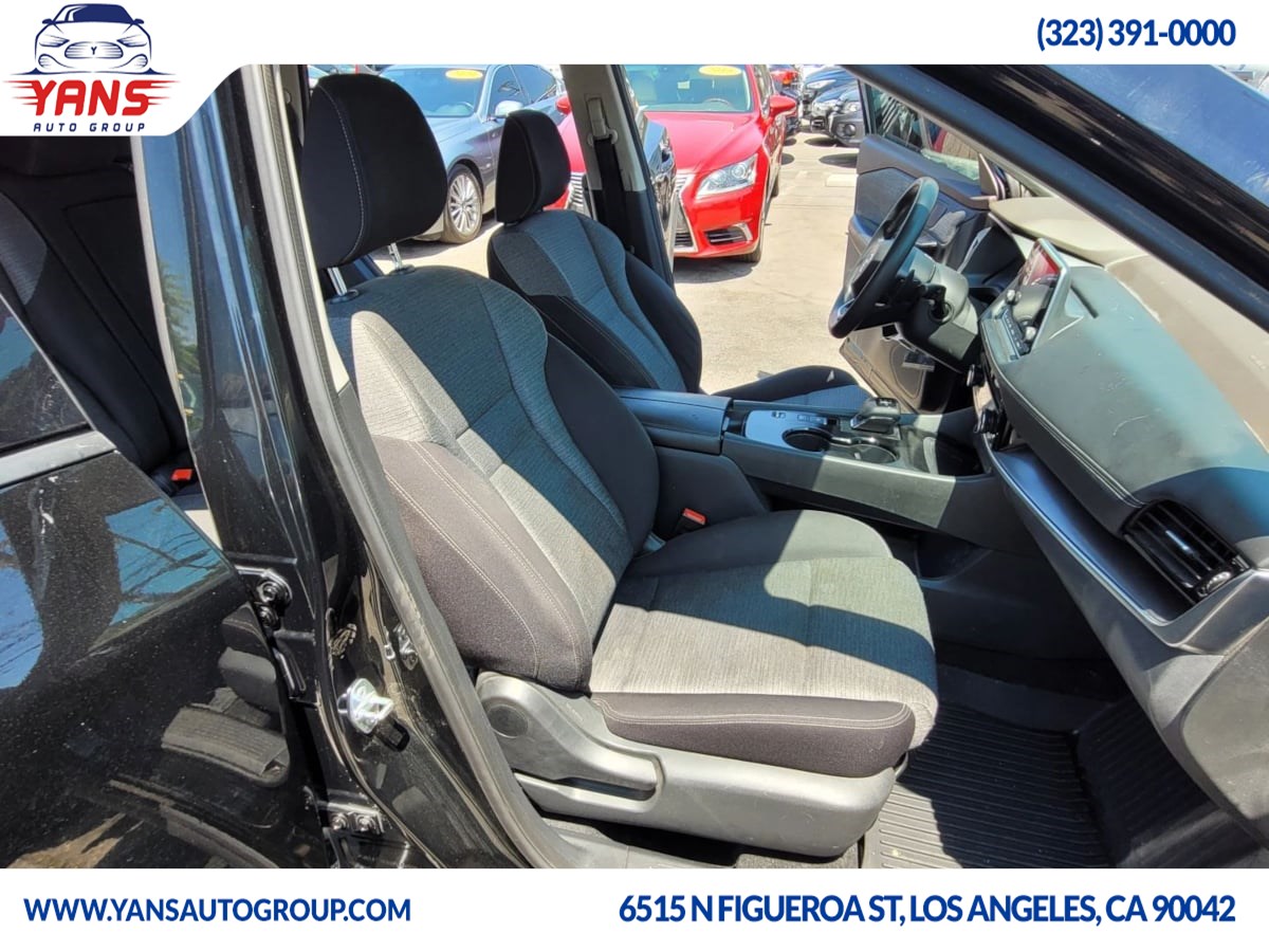 2021 Nissan Rogue SV photo 9