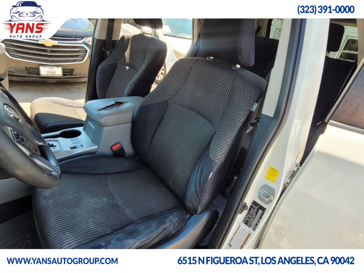 2010 Toyota 4Runner SR5 photo 10