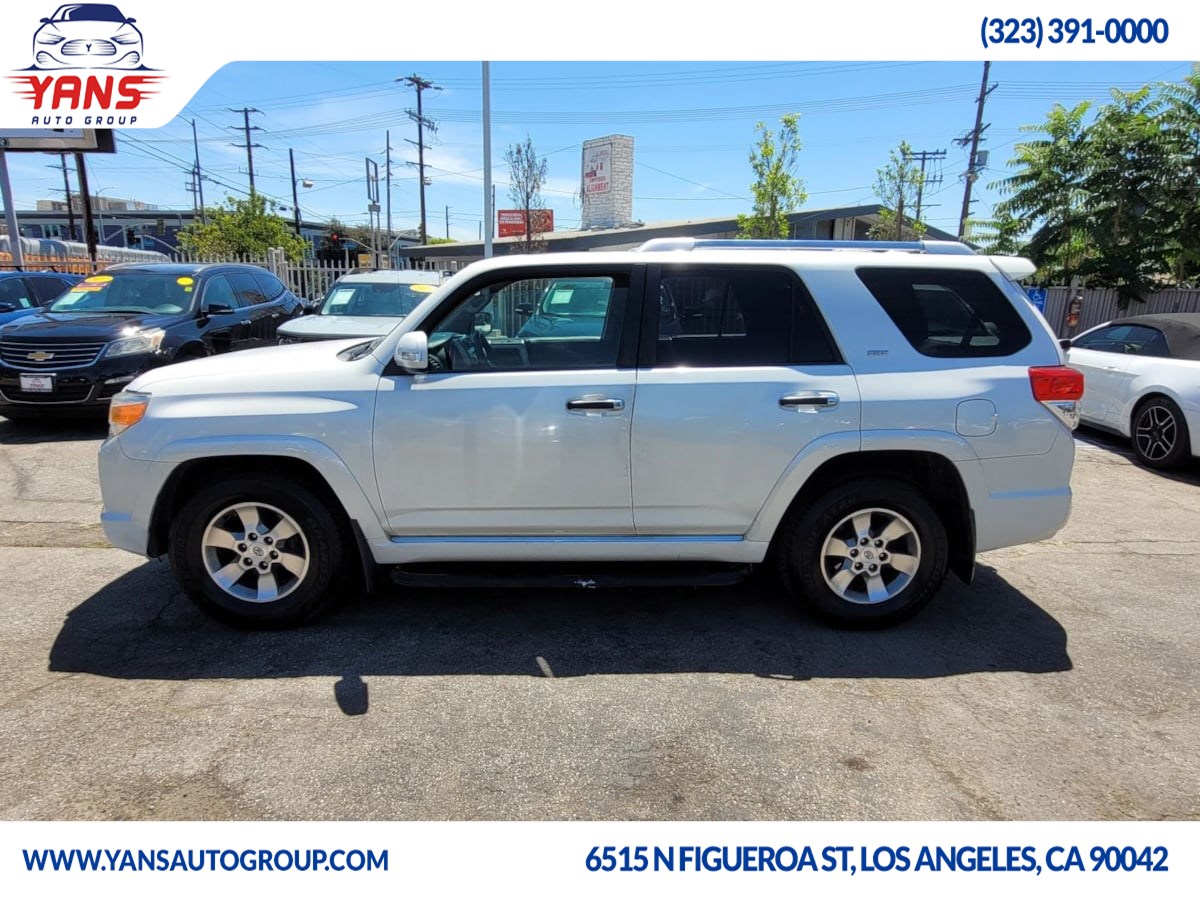 2010 Toyota 4Runner SR5 photo 4