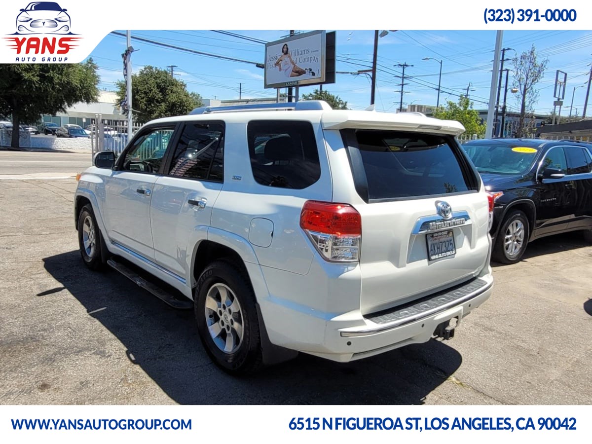 2010 Toyota 4Runner SR5 photo 3