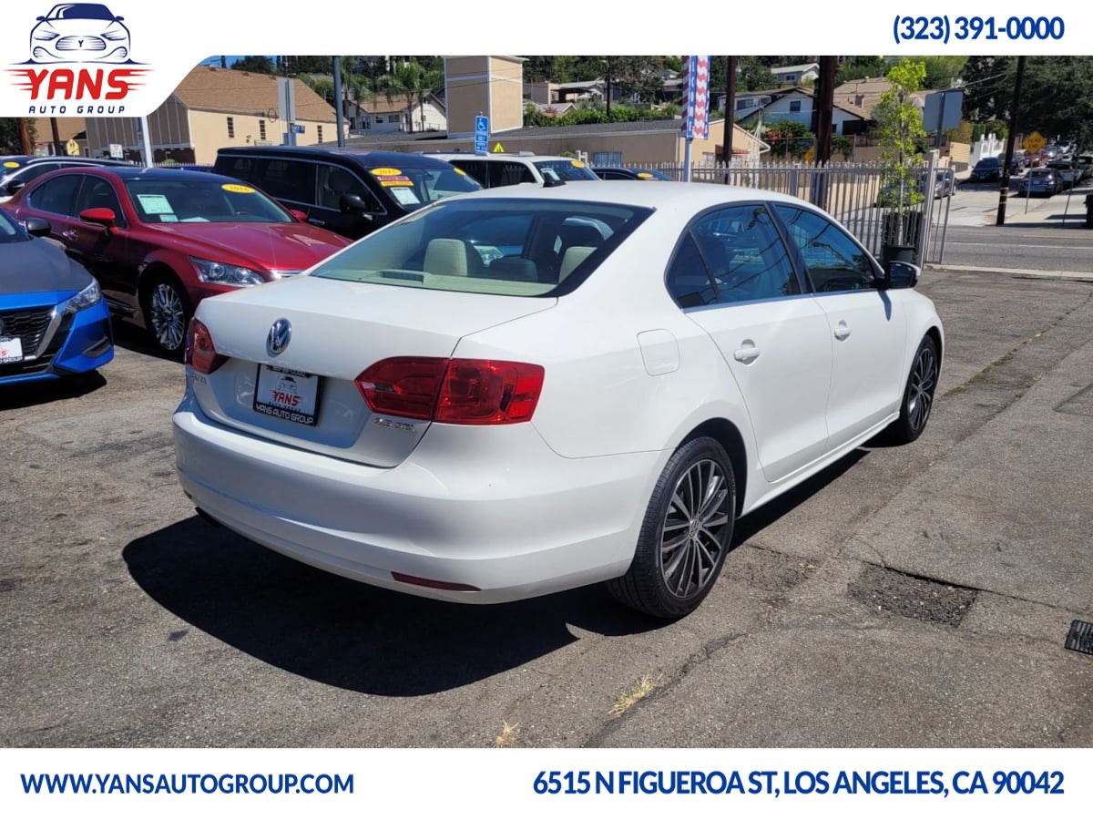 2012 Volkswagen Jetta SEL TDI photo 4