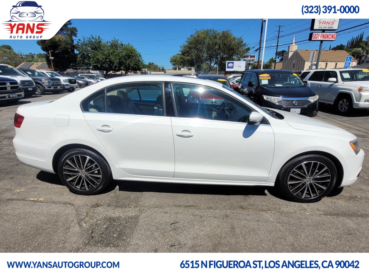 2012 Volkswagen Jetta SEL TDI photo 5