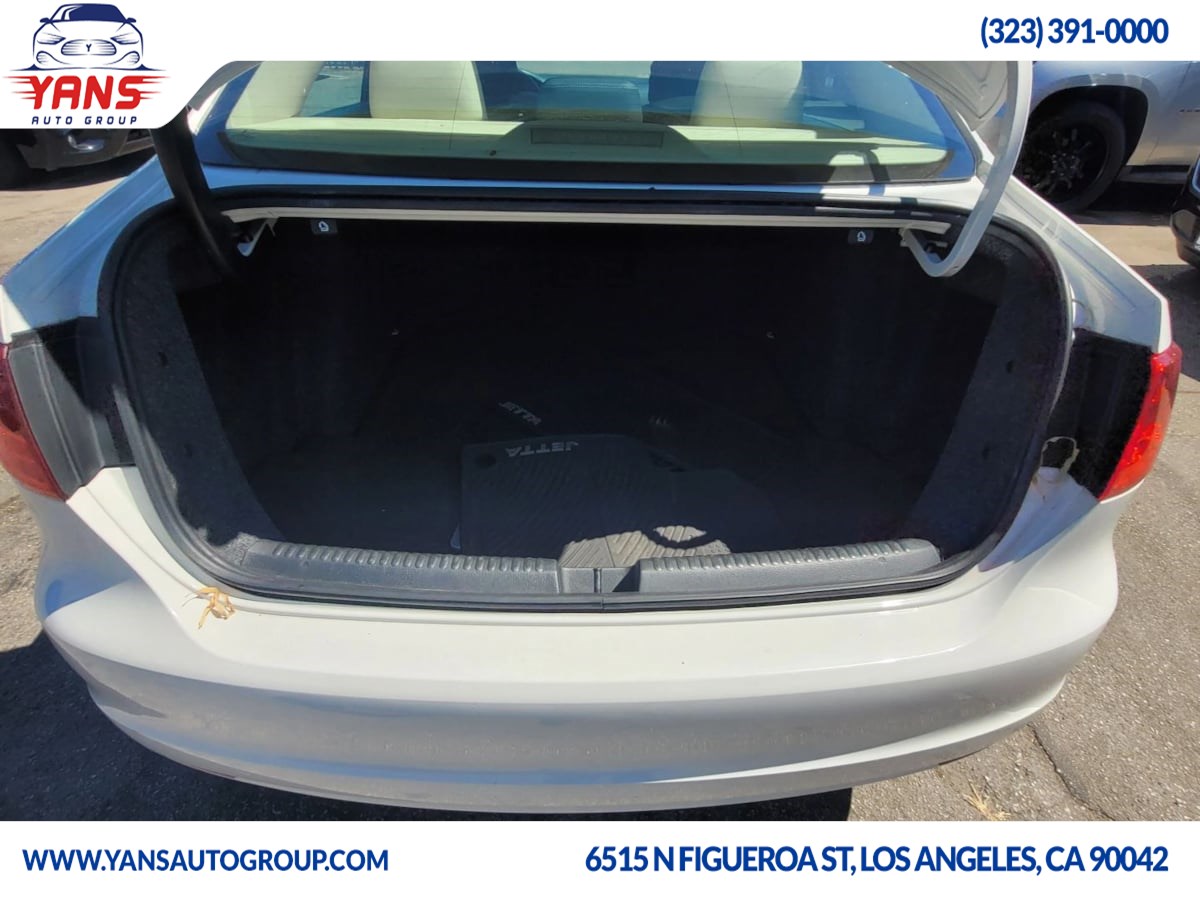 2012 Volkswagen Jetta SEL TDI photo 6