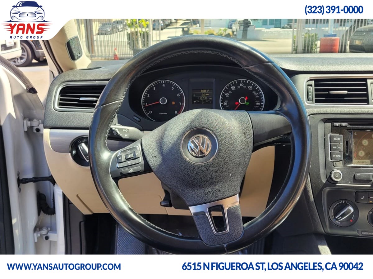2012 Volkswagen Jetta SEL TDI photo 14