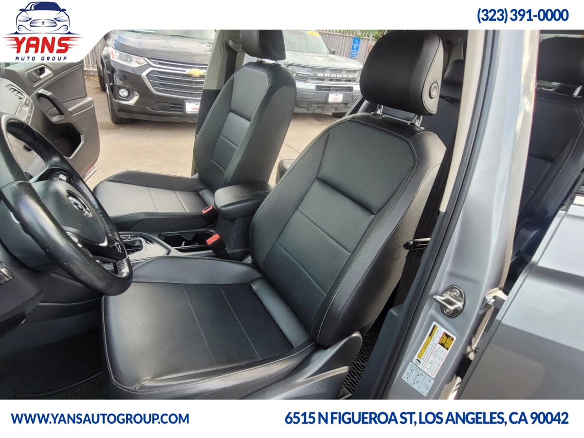 2019 Volkswagen Tiguan SEL R-Line photo 13