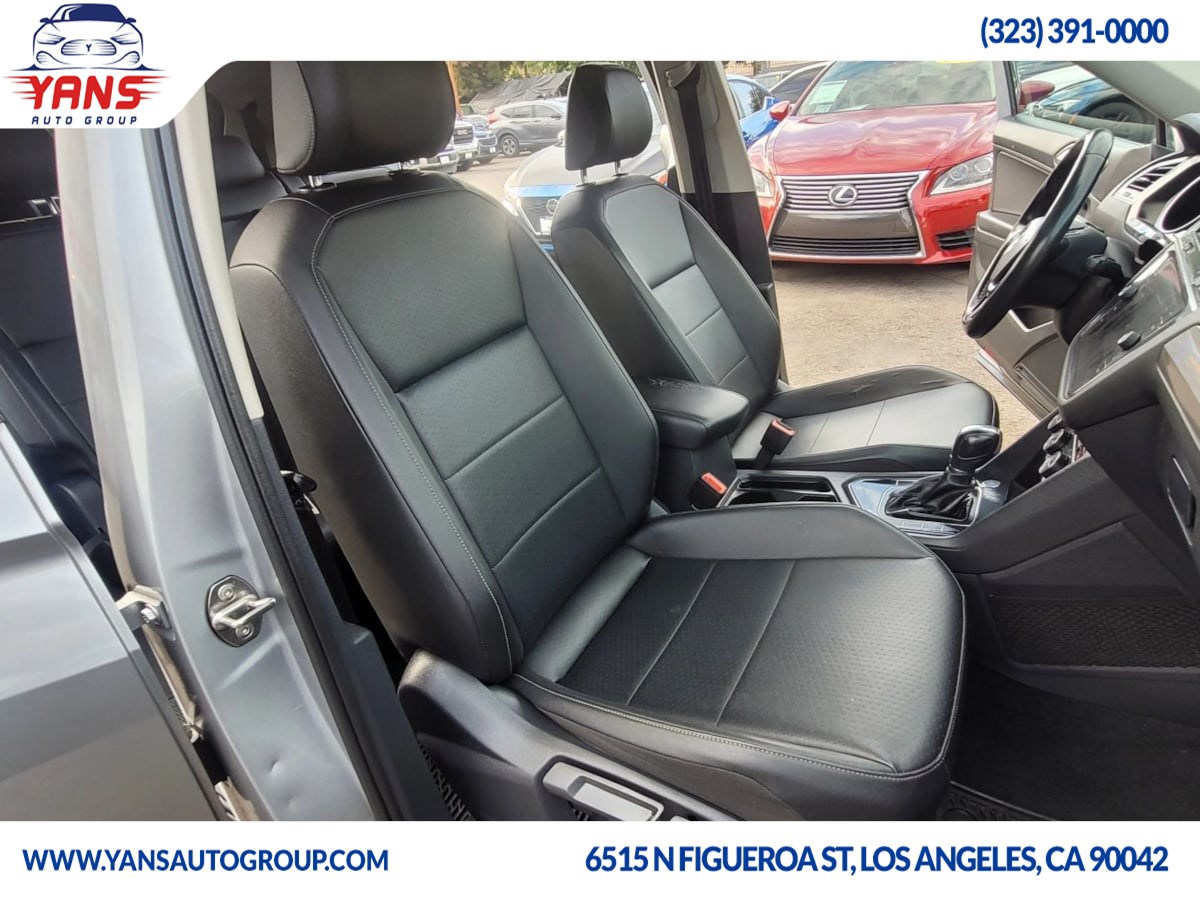 2019 Volkswagen Tiguan SEL R-Line photo 15