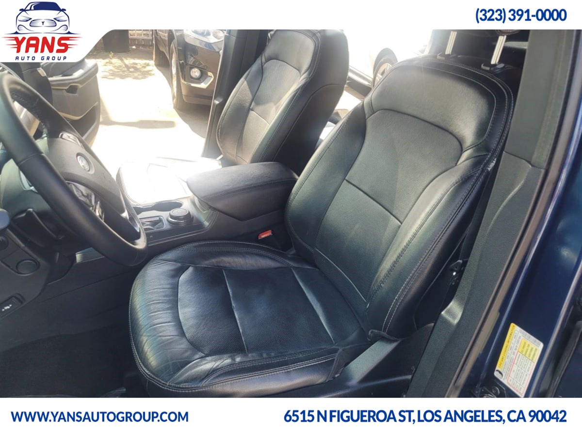 2017 Ford Explorer Limited photo 11