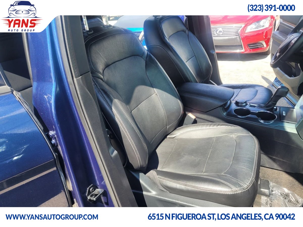 2017 Ford Explorer Limited photo 14