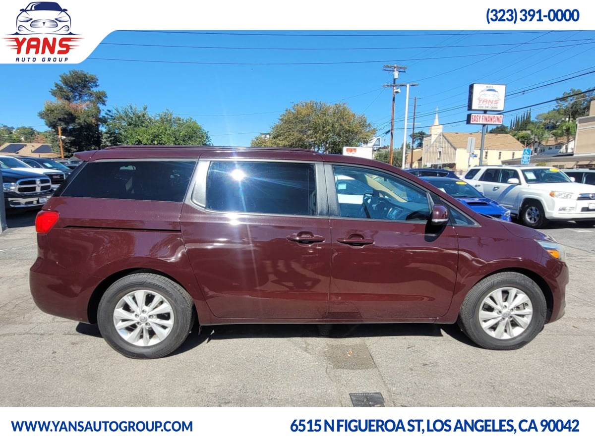 2016 Kia Sedona LX photo 3