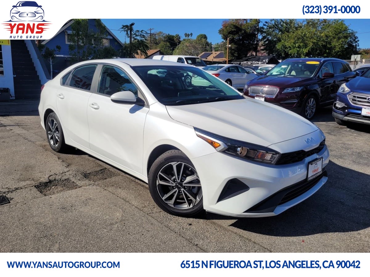 2023 Kia Forte LXS photo 3