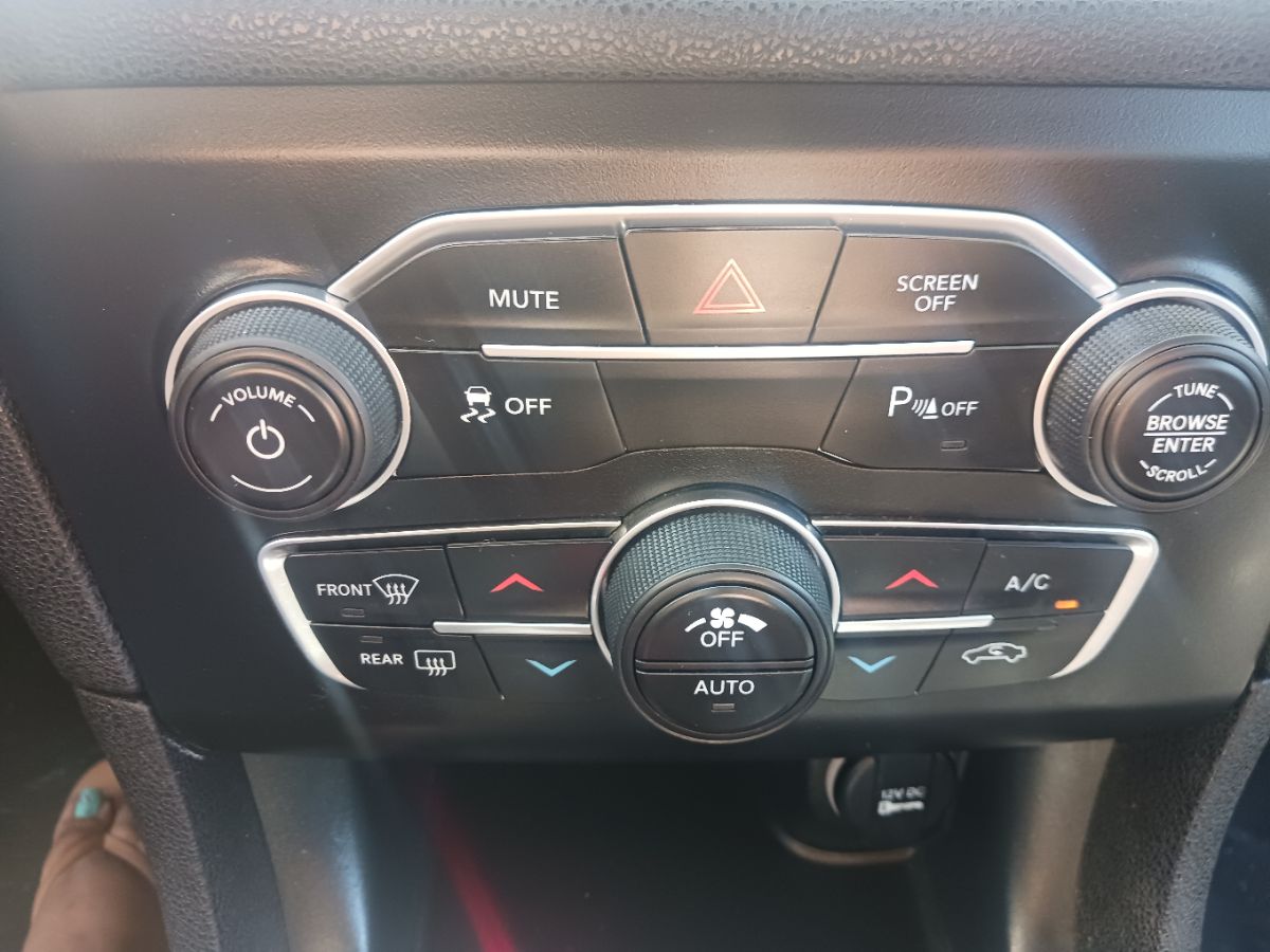 2018 Dodge Charger SXT Plus photo 13