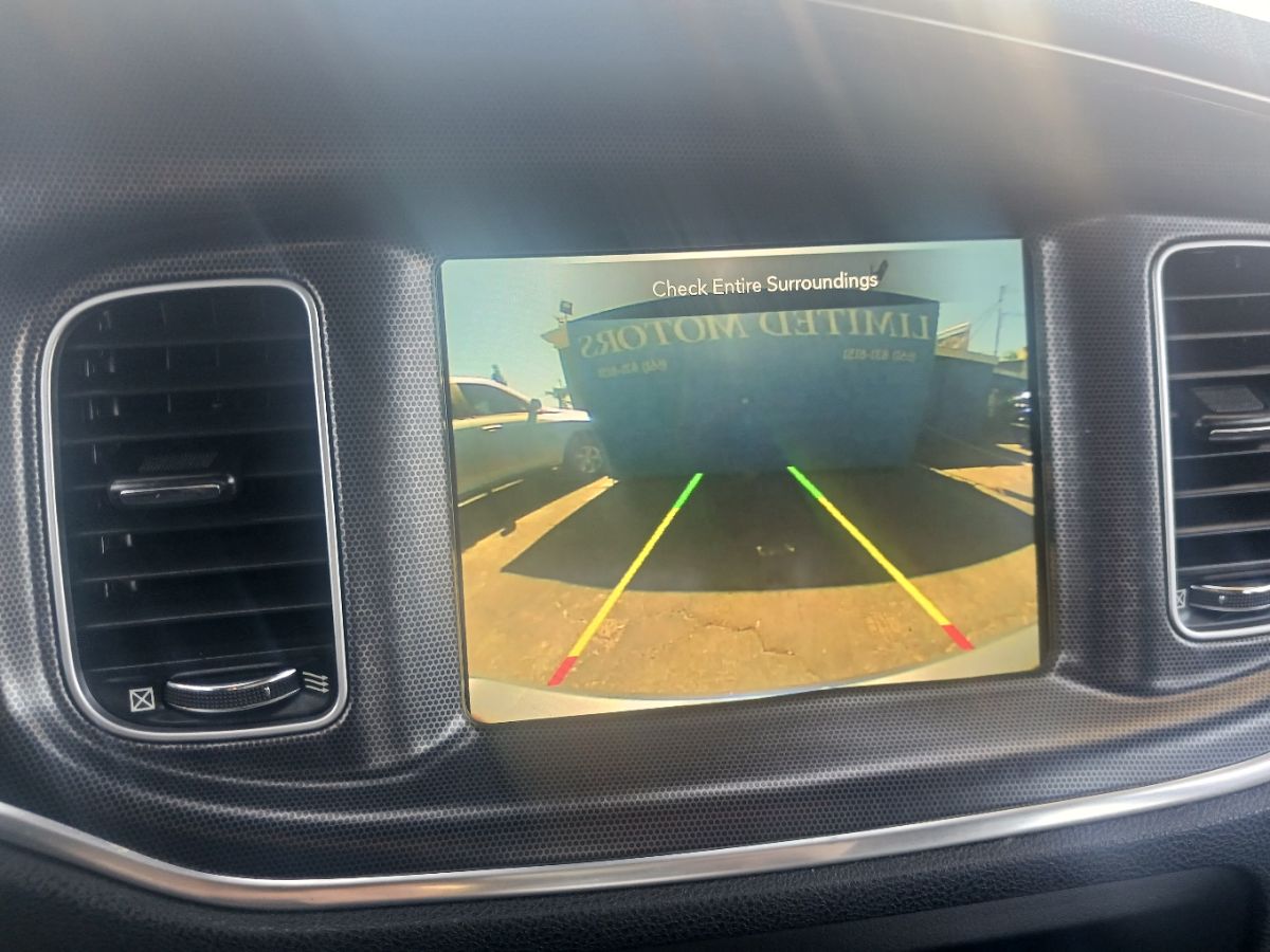 2018 Dodge Charger SXT Plus photo 12