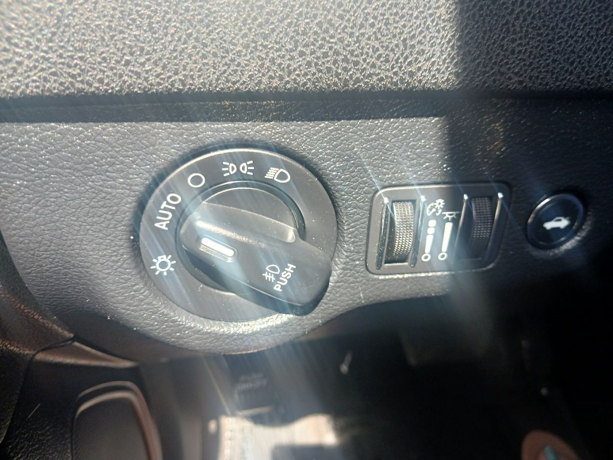 2018 Dodge Charger SXT - Photo 19
