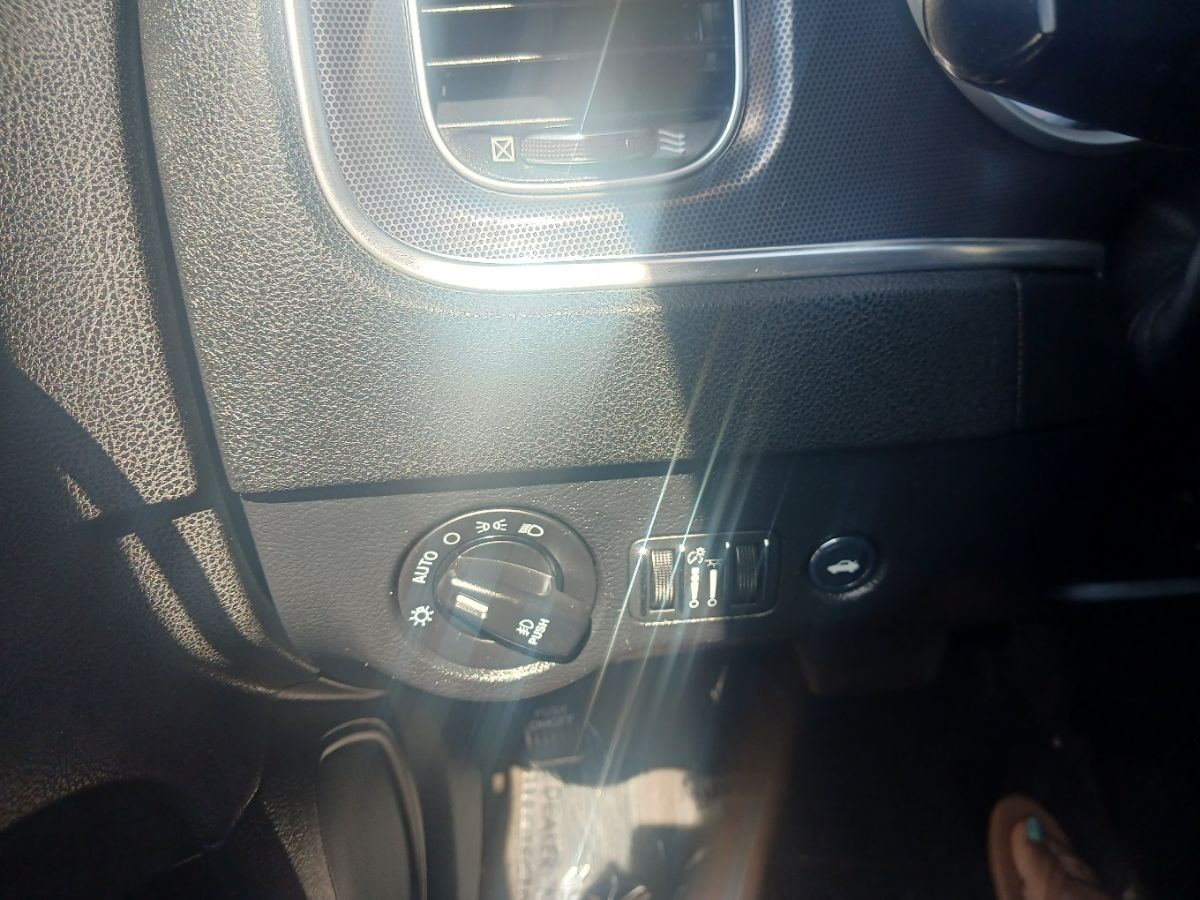 2018 Dodge Charger SXT Plus photo 18