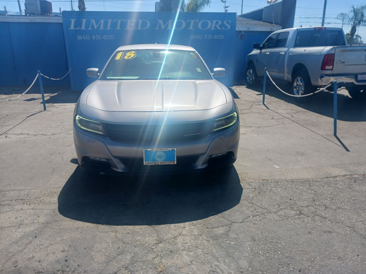 2018 Dodge Charger SXT Plus photo 2