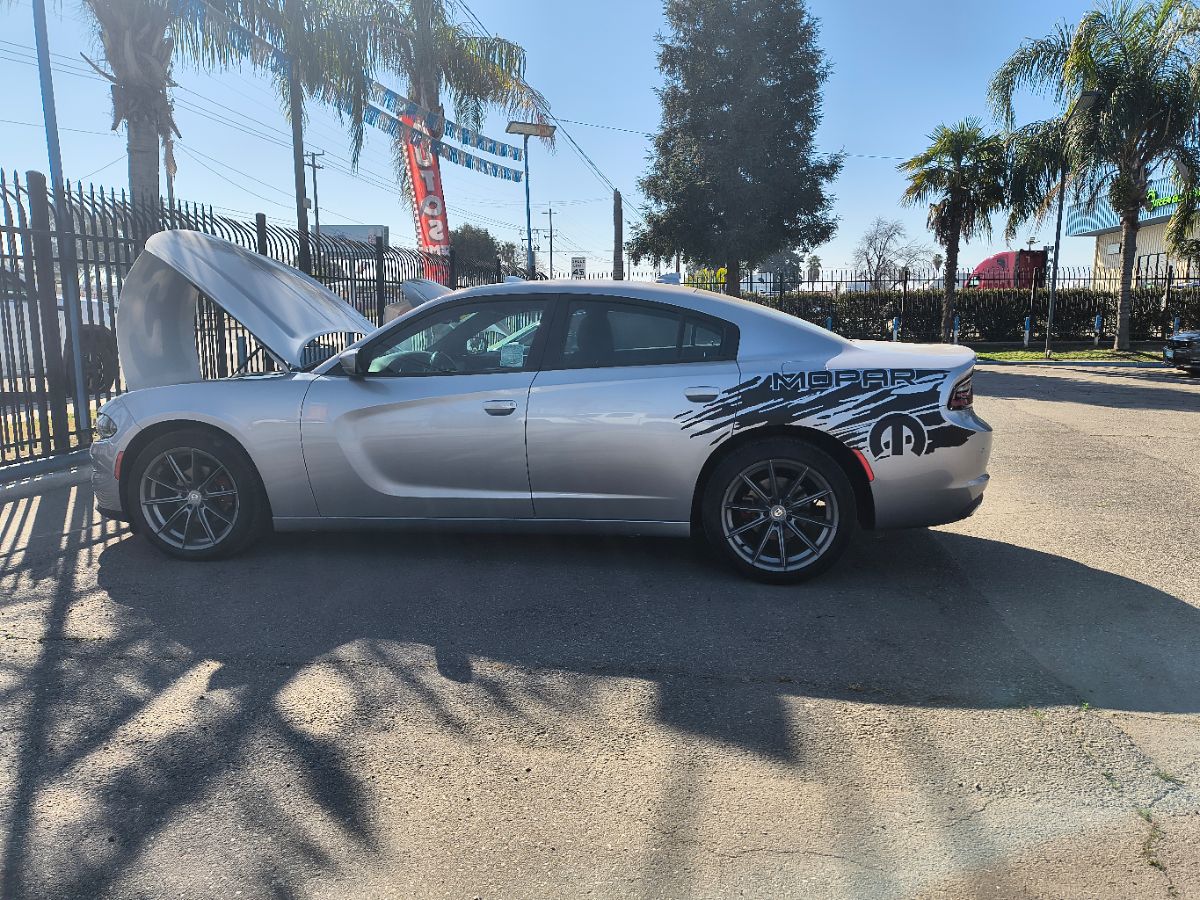 2018 Dodge Charger SXT Plus photo 4