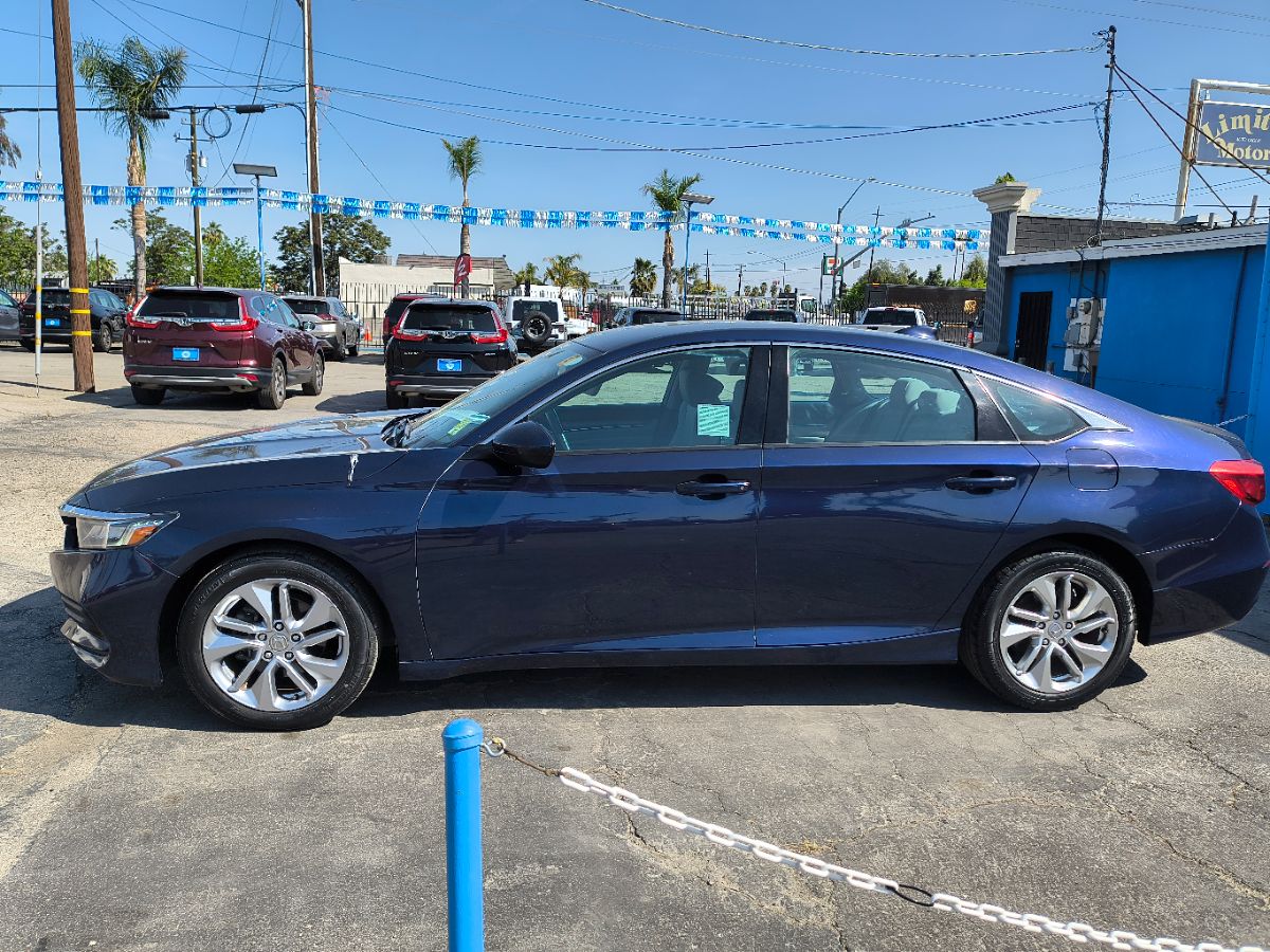 2018 Honda Accord LX 1.5T photo 4