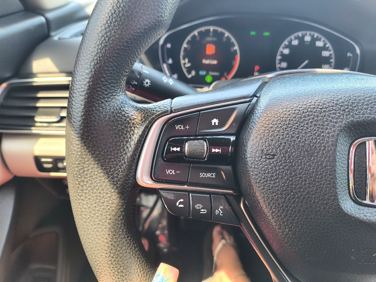 2018 Honda Accord LX 1.5T photo 11