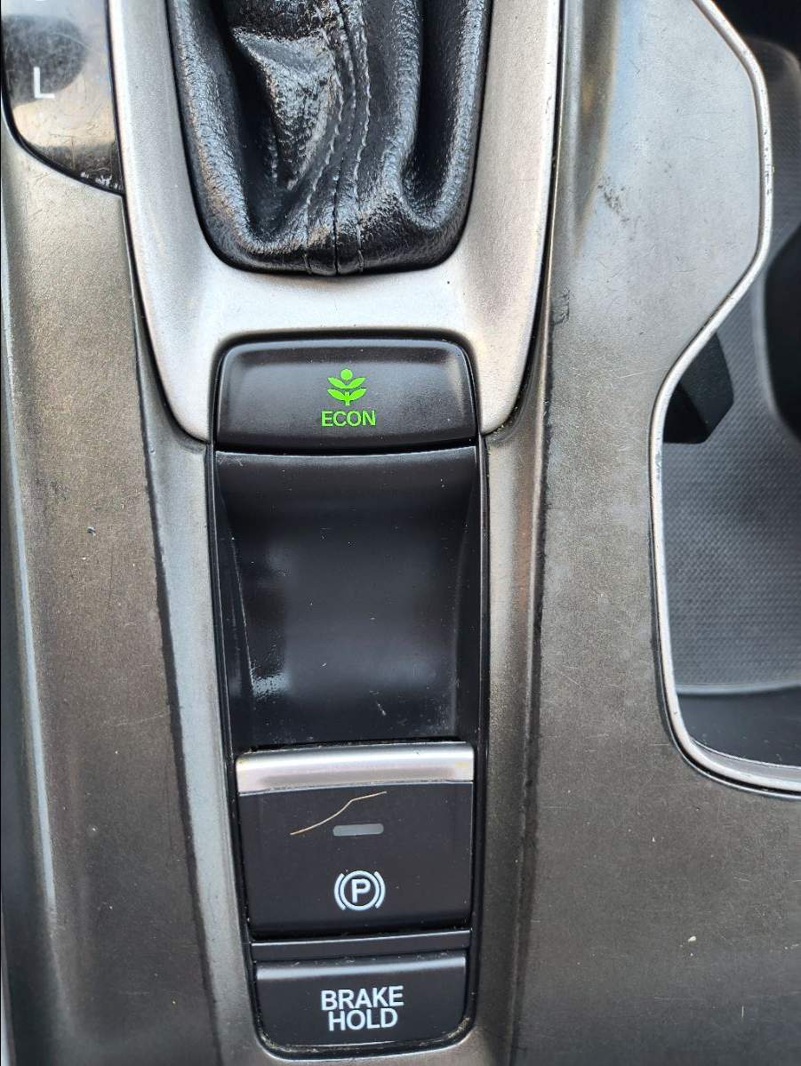 2018 Honda Accord LX 1.5T photo 17