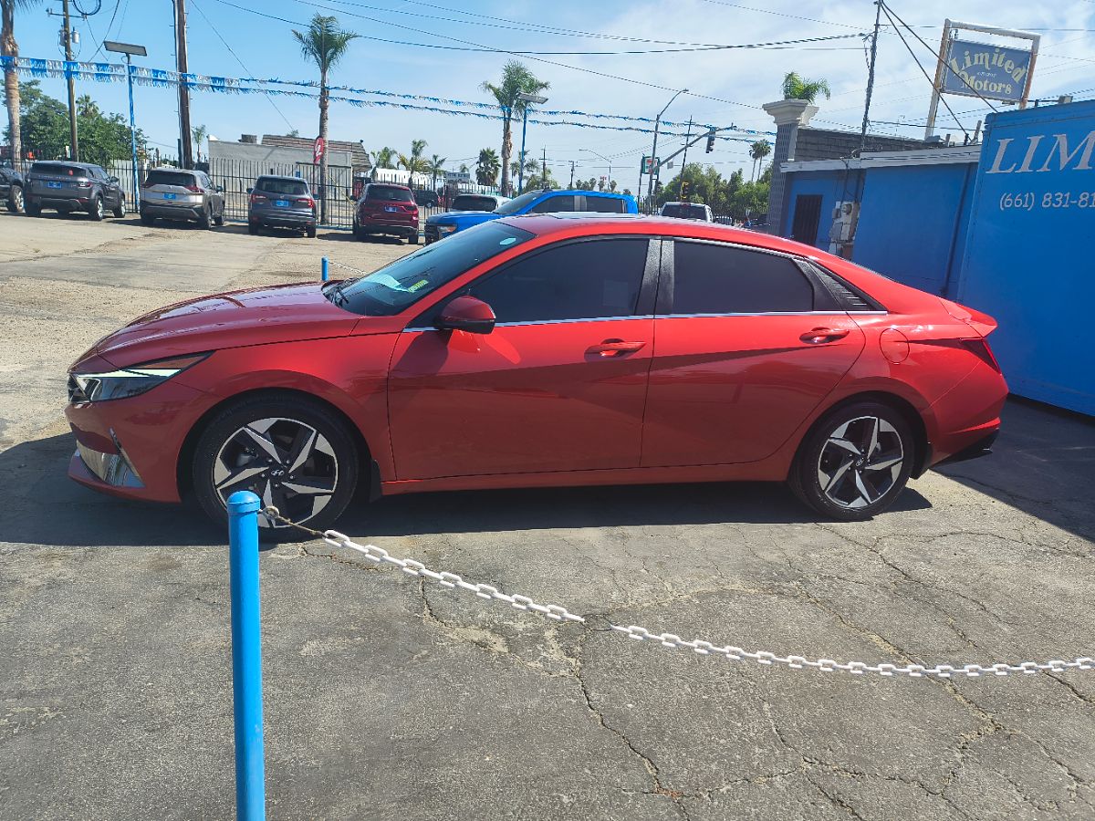2022 Hyundai Elantra Limited photo 4