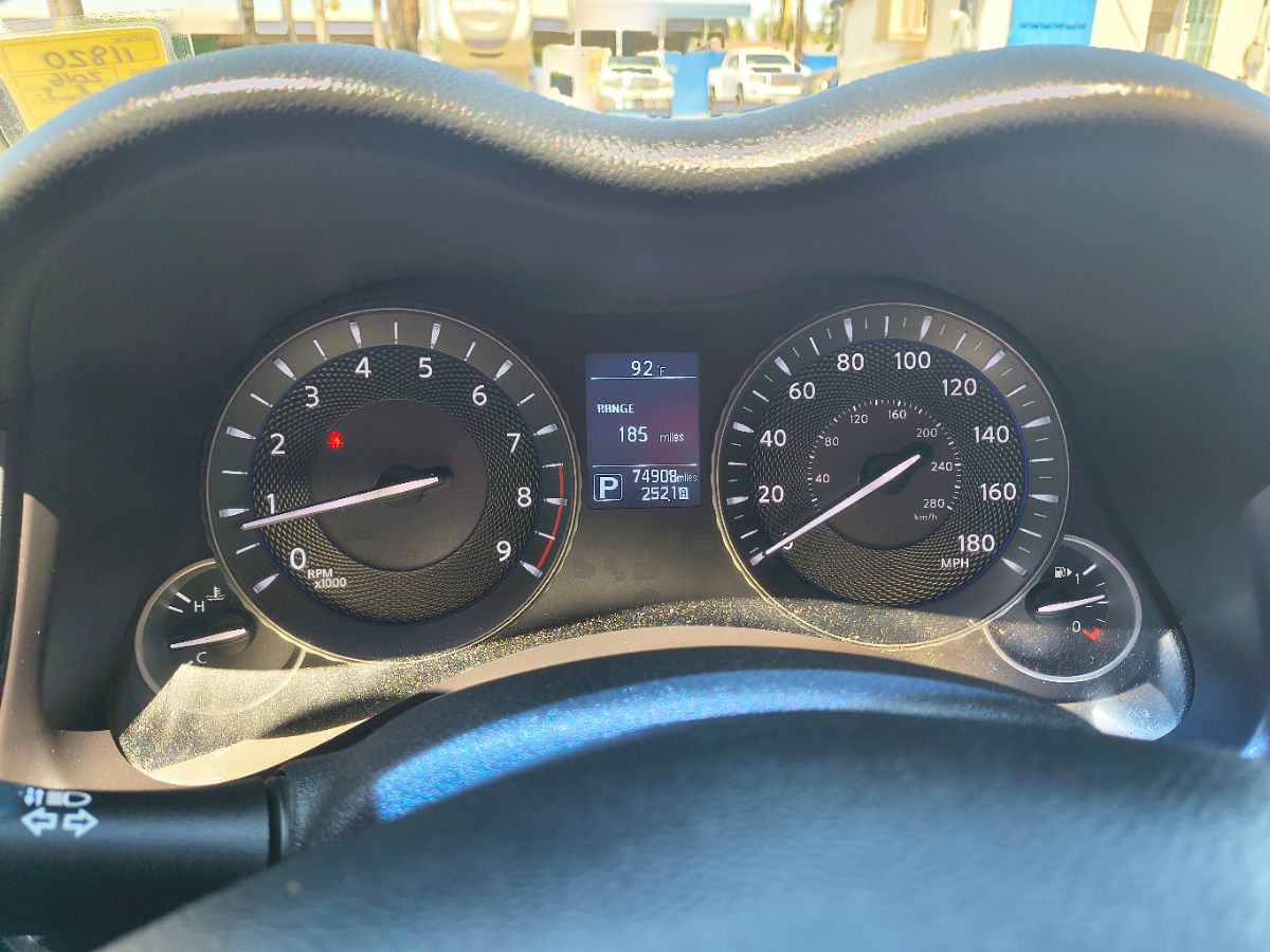 2016 Infiniti Q70 photo 15