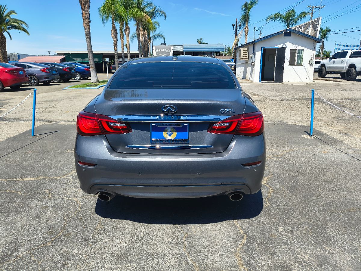 2016 Infiniti Q70 photo 6