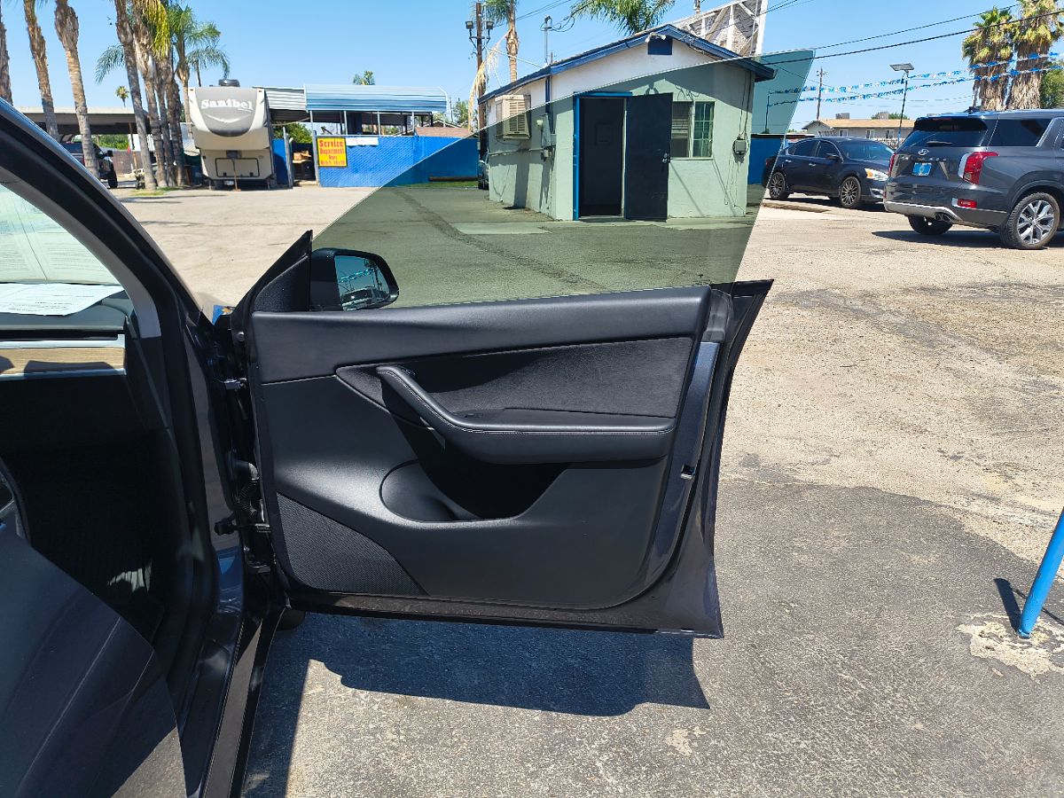 2022 Tesla Model Y Performance photo 21