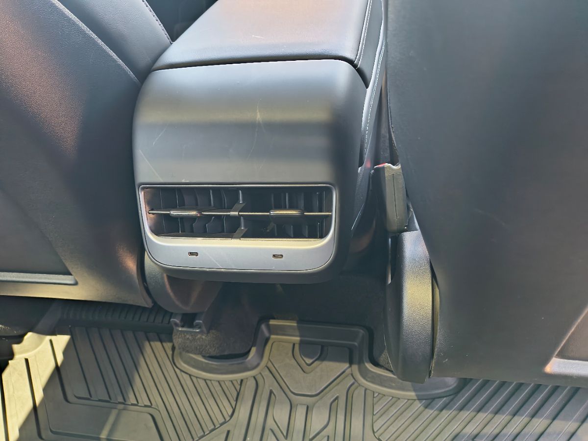 2022 Tesla Model Y Performance photo 15