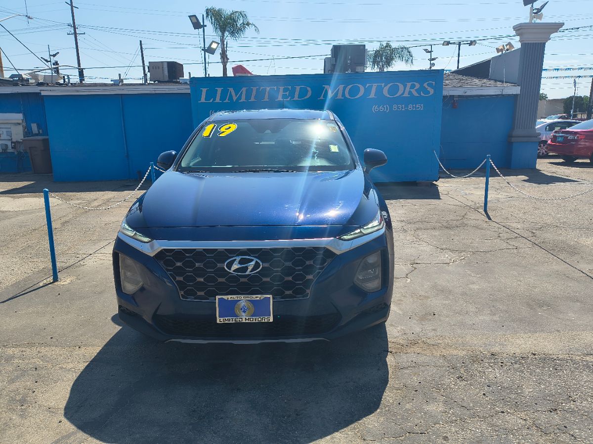 2019 Hyundai Santa Fe SE photo 2