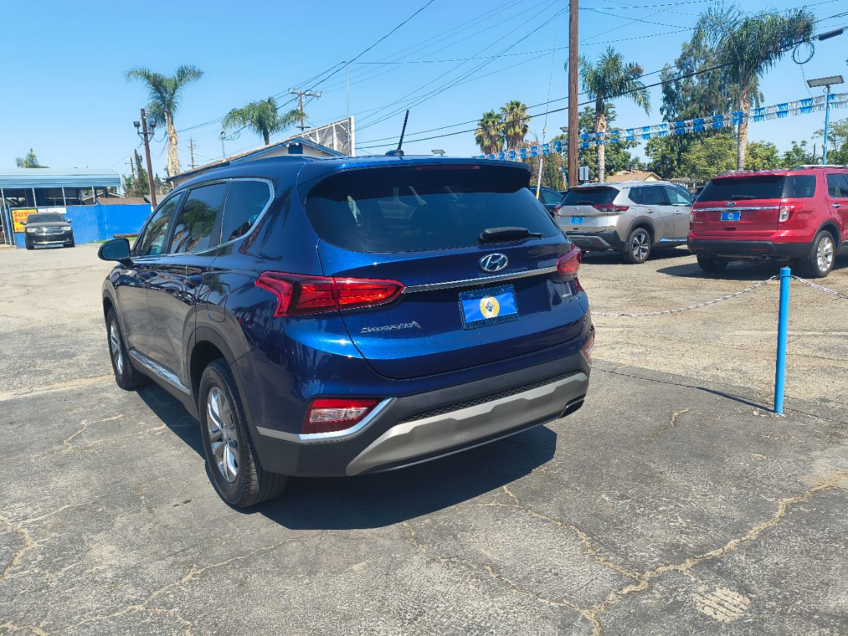 2019 Hyundai Santa Fe SE photo 5