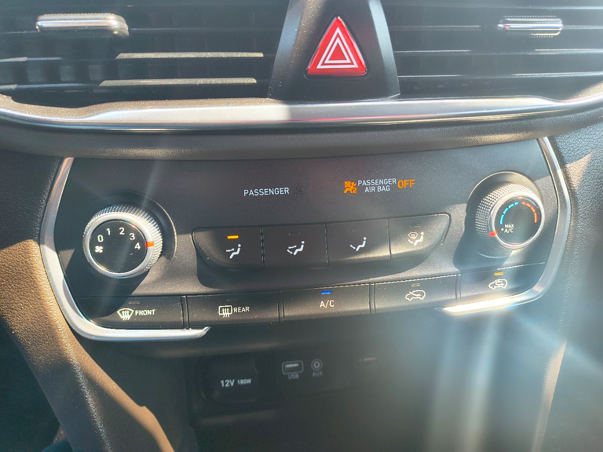 2019 Hyundai Santa Fe SE photo 15
